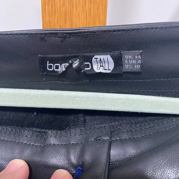 Boohoo faux leather pants with gold zipper accents - Picture 2 of 5